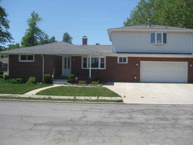 Exterior Front Extra Wide Driveway, Open Front Por