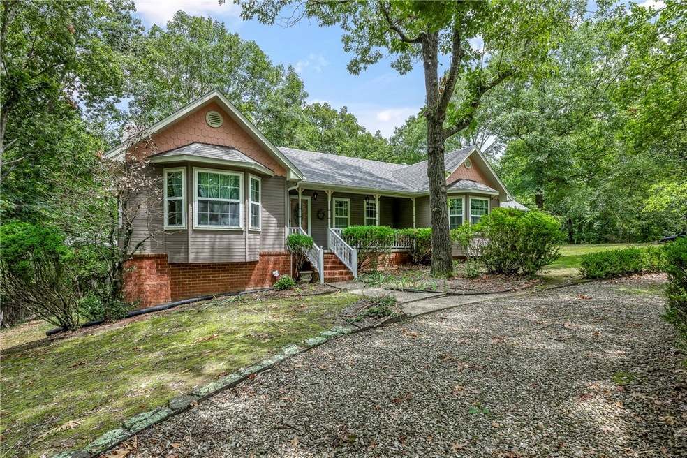 Picturesque cottage with gravel circle drive