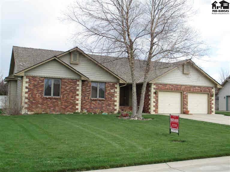 1211 Turkey Creek Dr, McPherson, KS 67460 - photo 1