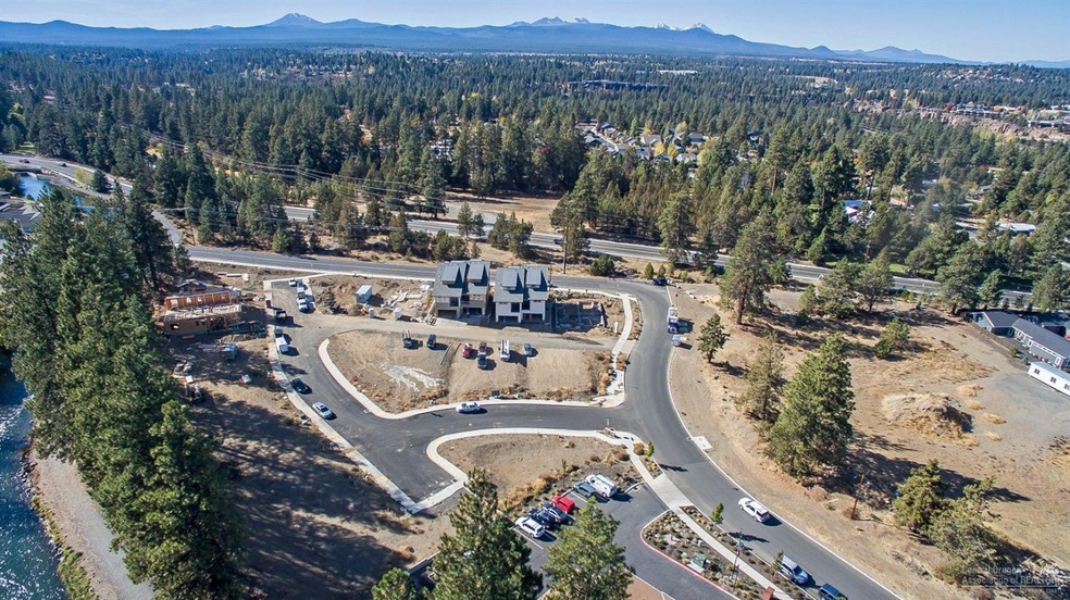0 SW Riverwalk Ln unit 23 201905579, Bend, OR 97702 - photo 1