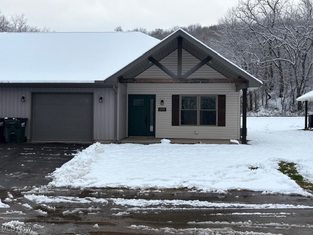 2729 Barnhill Rd SE, New Philadelphia, OH 44663 - photo 1