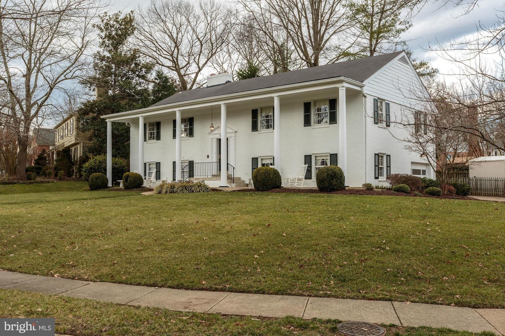 829 Emerald Dr, Alexandria, VA 22308 - photo 1