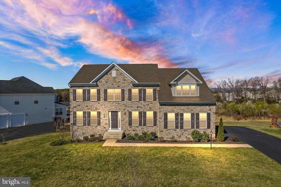 Sold $1,325,000 • Co-Listing Agent