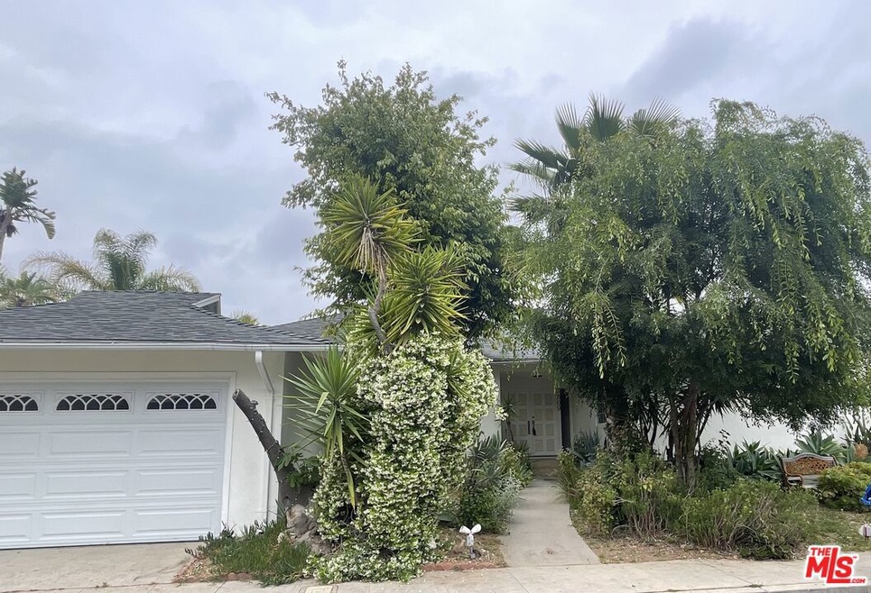 Sold $2,170,000 • Co-Listing Agent