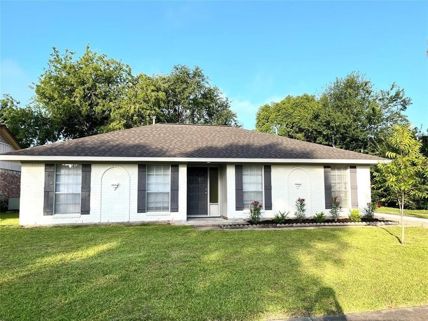 11806 Kirknoll Dr, Houston, TX 77089 - photo 1