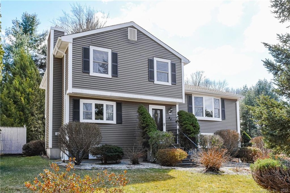 31 Woodside Dr, Unionville, CT 06085 - photo 1