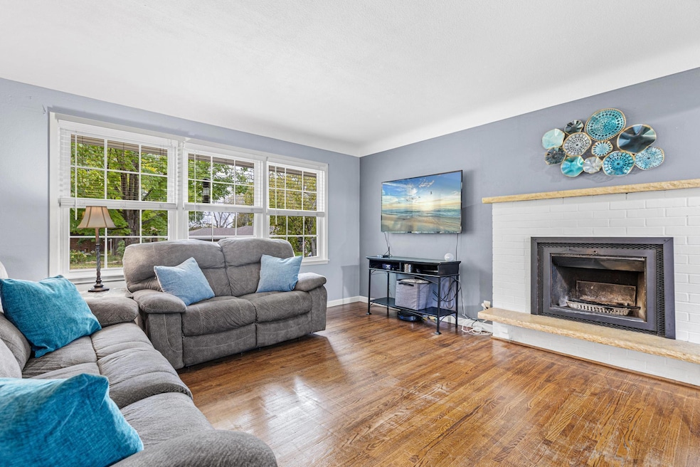 For Sale $359,900 • Co-Listing Agent