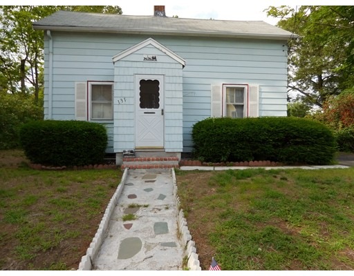 131 Gardner St, West Roxbury, MA 02132 - photo 1