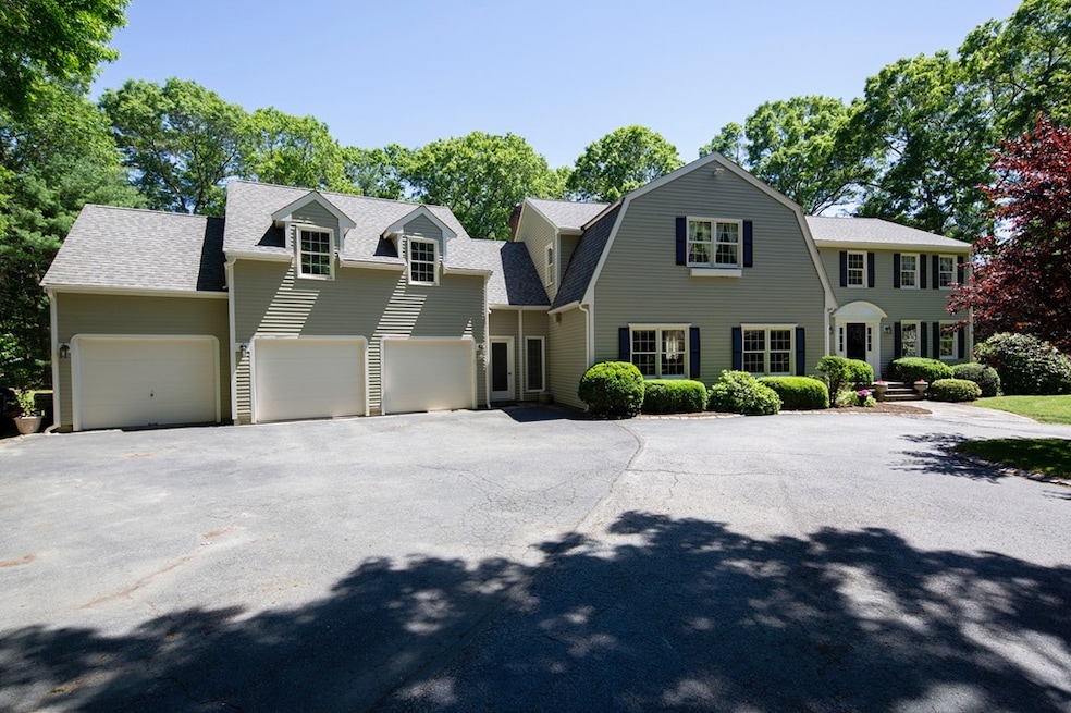 46 Bay Path Ln, Norwell, MA 02061 - photo 1