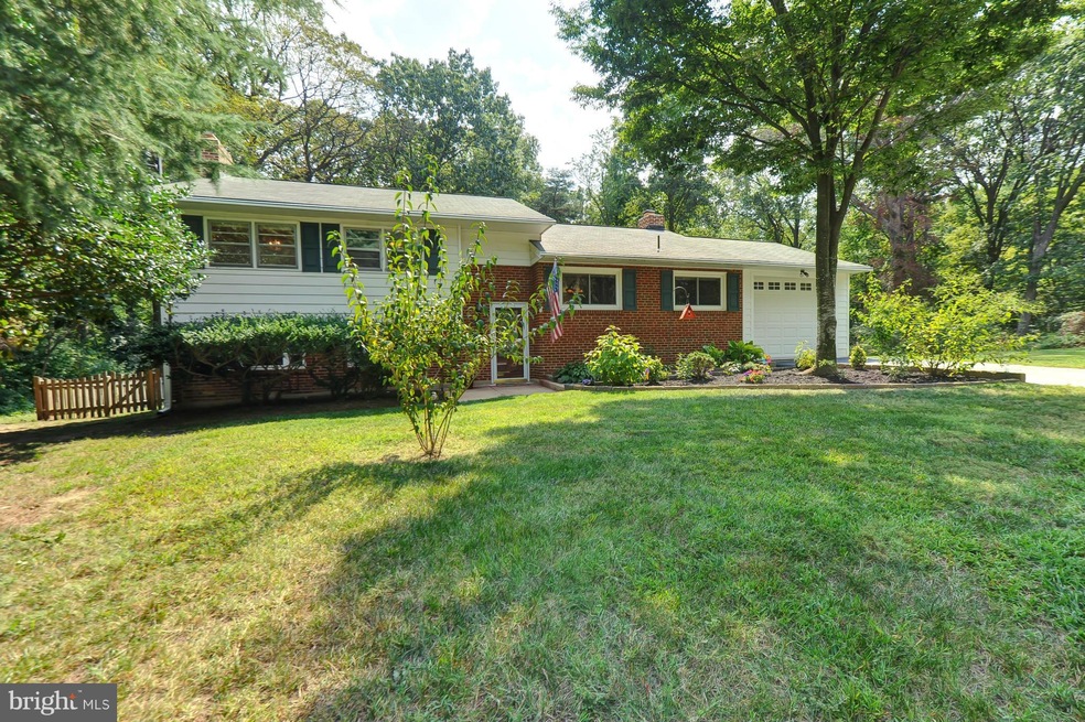 6711 Tahalla Dr, Alexandria, VA 22306 - photo 1