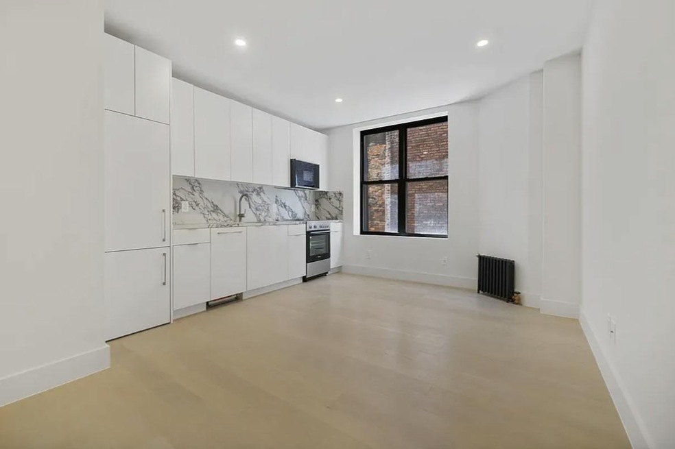 unlisted-address, New York, NY 10011 - photo 1