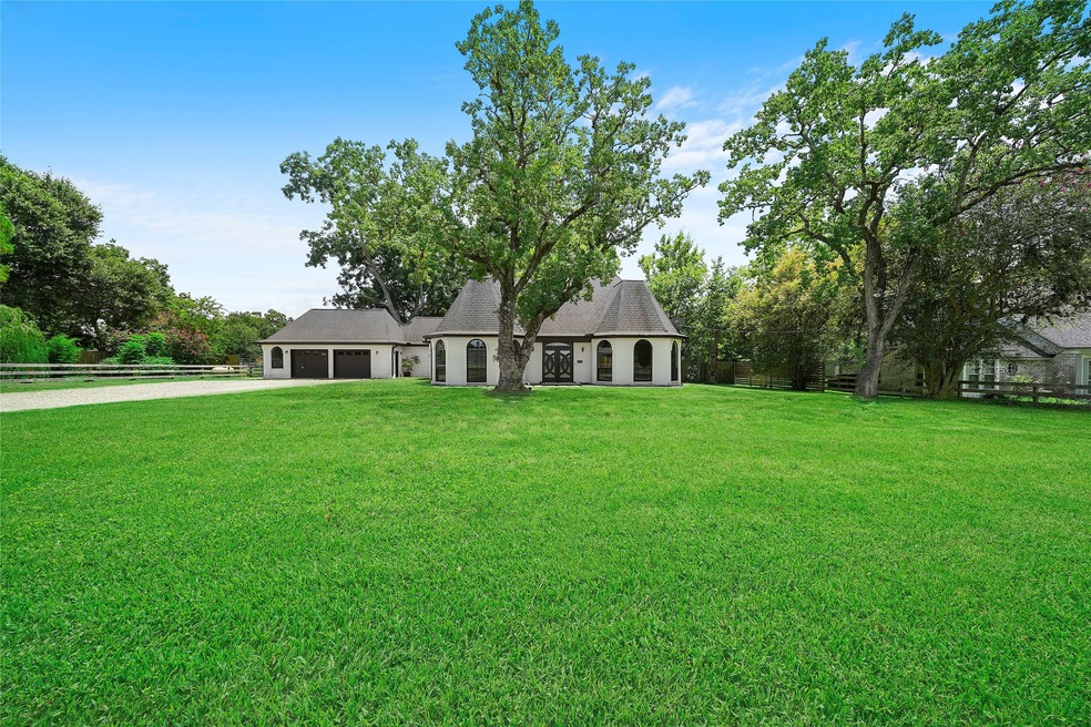 10715 Hufsmith Rd, Tomball, TX 77375 - photo 1