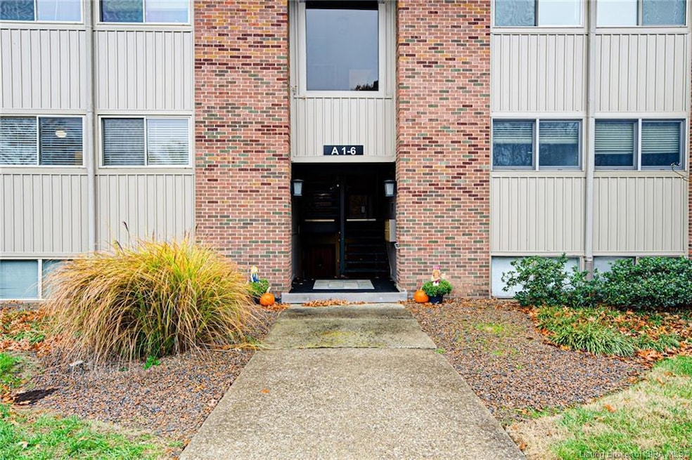 3 Lakeshore Dr, Clarksville, IN 47129 - photo 1