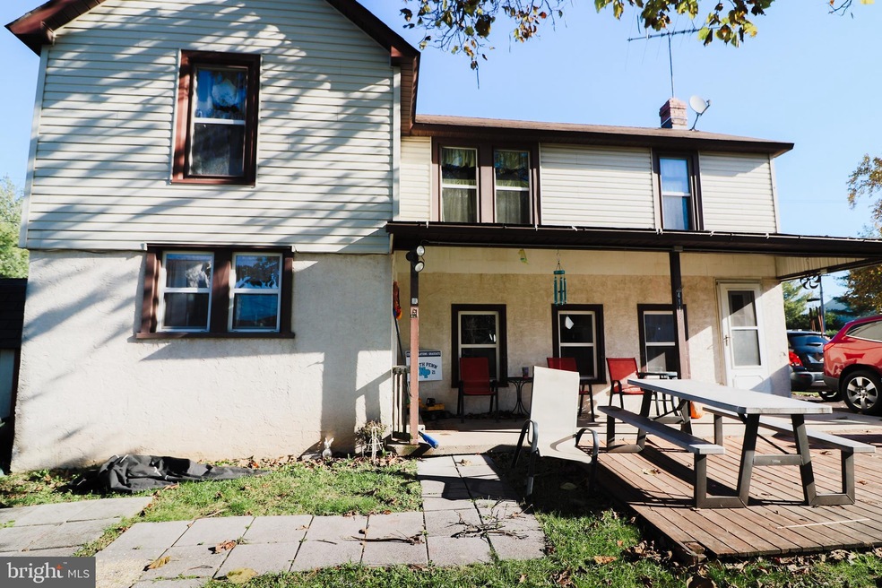 411 W 7th St, Lansdale, PA 19446 - photo 1