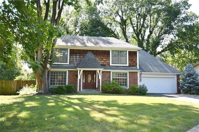 10234 Oakmont Cir, Lenexa, KS 66215 - photo 1