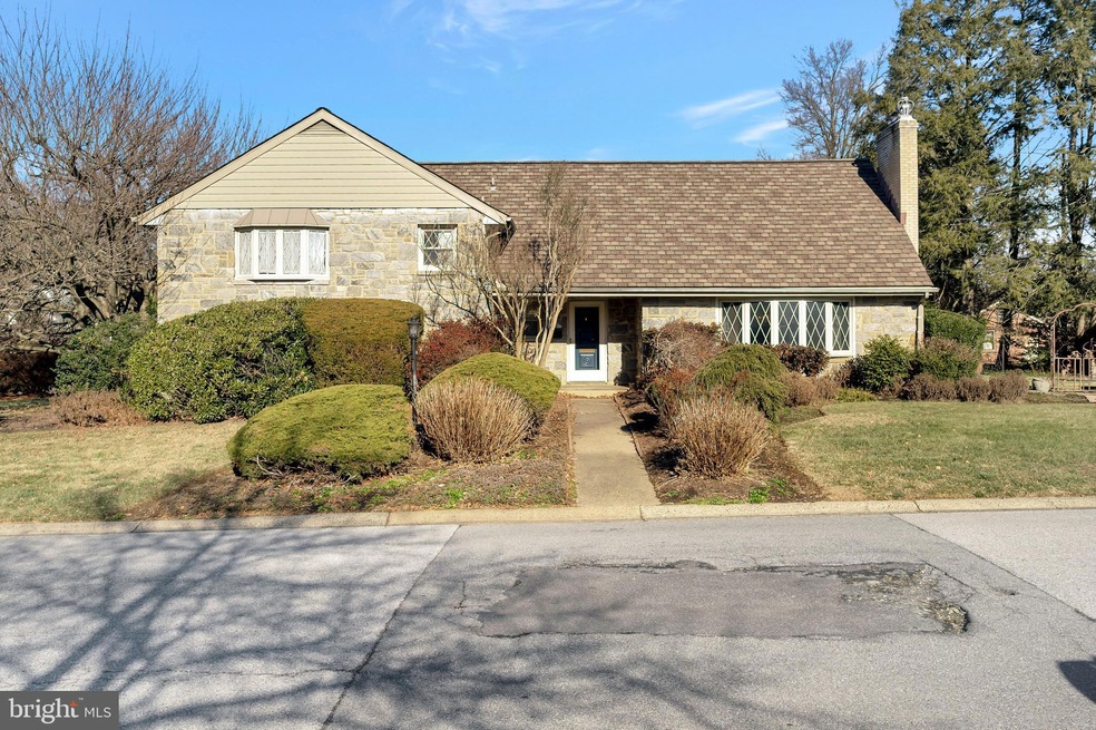 211 W Crest Rd, Wilmington, DE 19803 - photo 1