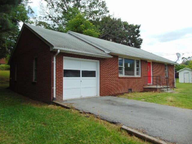 13 Duncan Dr Peterstown, WV 24963