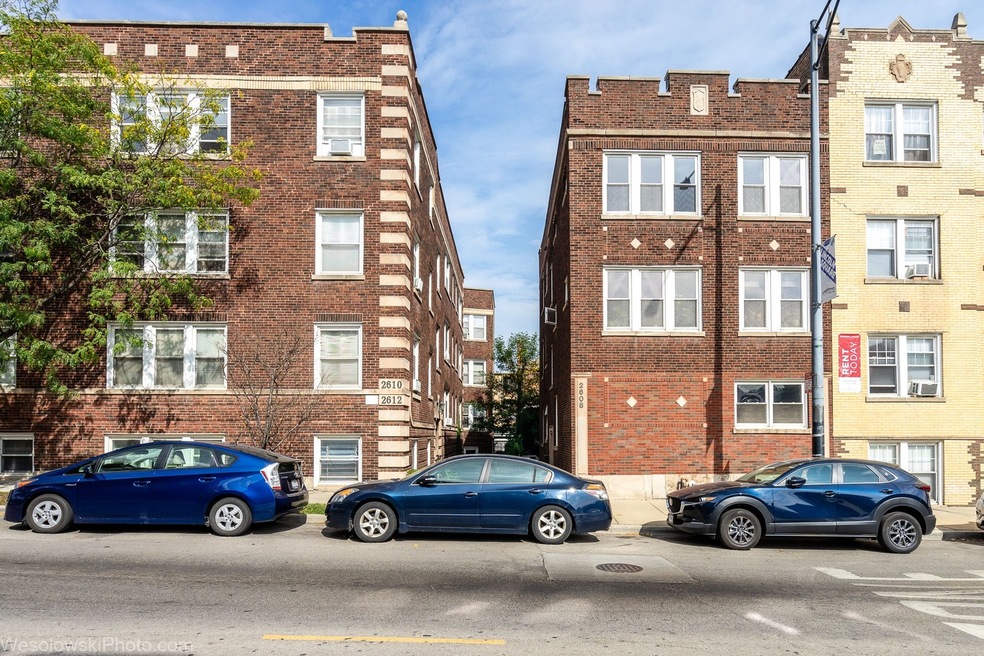 2608 W Montrose Ave unit 3, Chicago, IL 60618 - photo 1