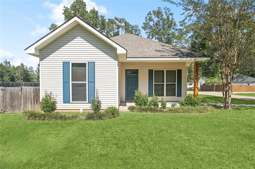 1605 Labarre St, Mandeville, LA 70448 - photo 1