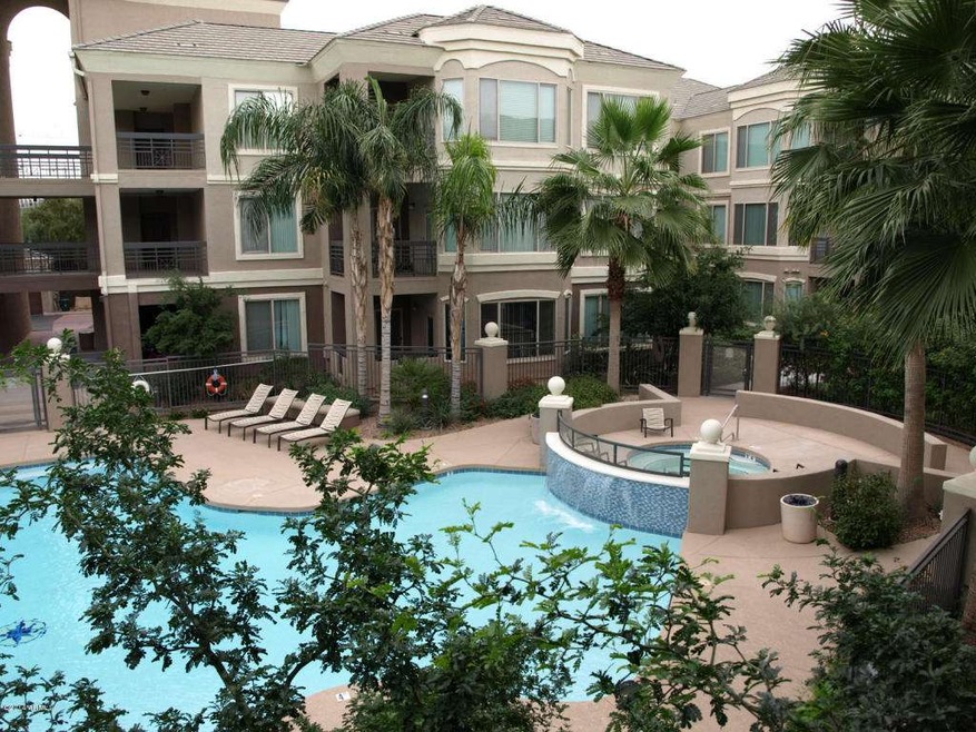 Beautiful Community Pool & Spa