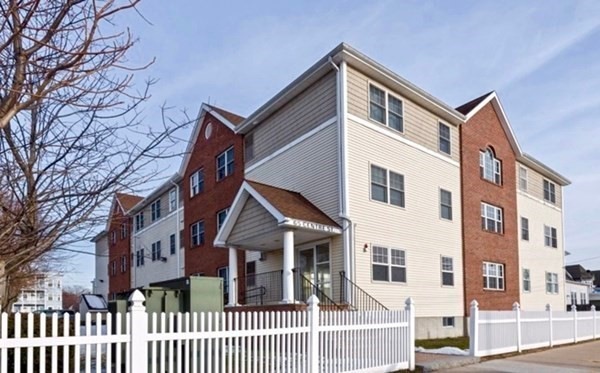 65 Centre St unit 7, Lynn, MA 01905 - photo 1