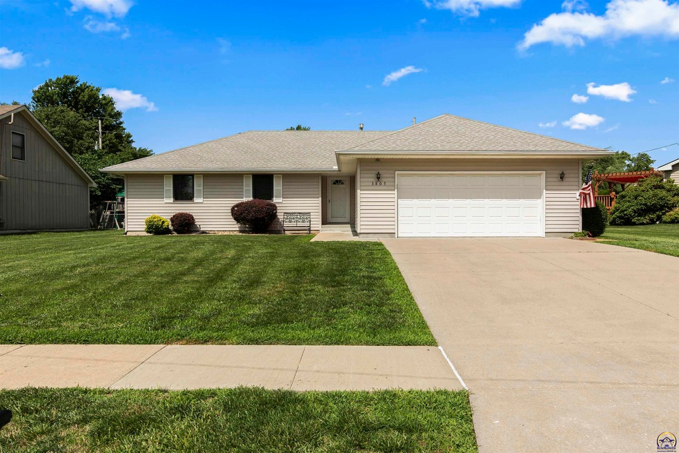 3805 SW Mission Cir, Topeka, KS 66610 - photo 1