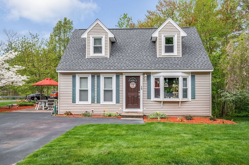 14 Jasmine Ct, Dracut, MA 01826 - photo 1