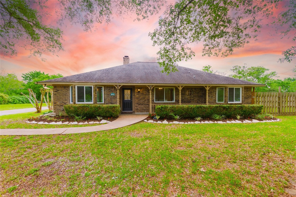 1534 County Road 145, Alvin, TX 77511 - photo 1