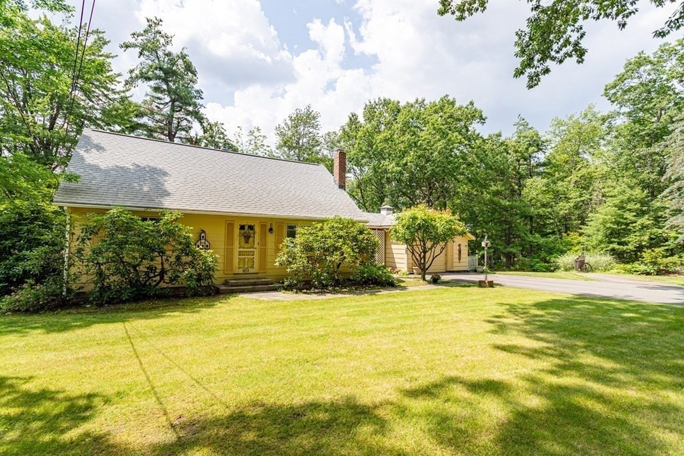 951 Franklin Rd, Fitchburg, MA 01420 - photo 1