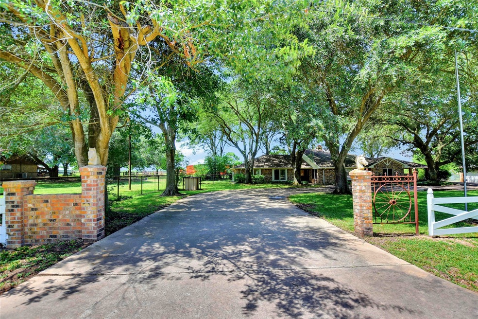 31514 Charter Ln, Waller, TX 77484 - photo 1