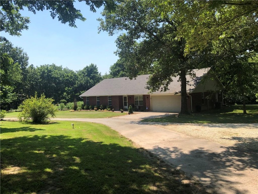 15709 Oak Chase Dr, Fayetteville, AR 72704 - photo 1