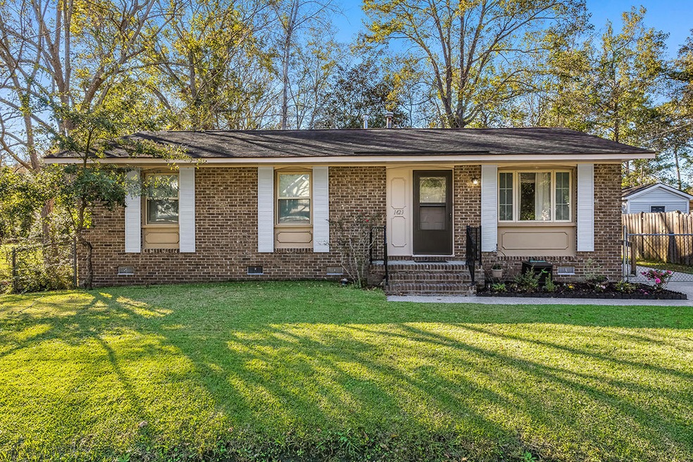 1423 Hazel Rd, Charleston, SC 29407 - photo 1