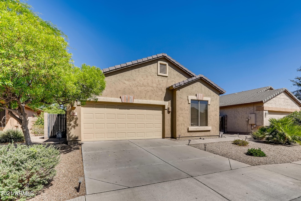 292 N Kimberlee Way, Chandler, AZ 85225 - photo 1