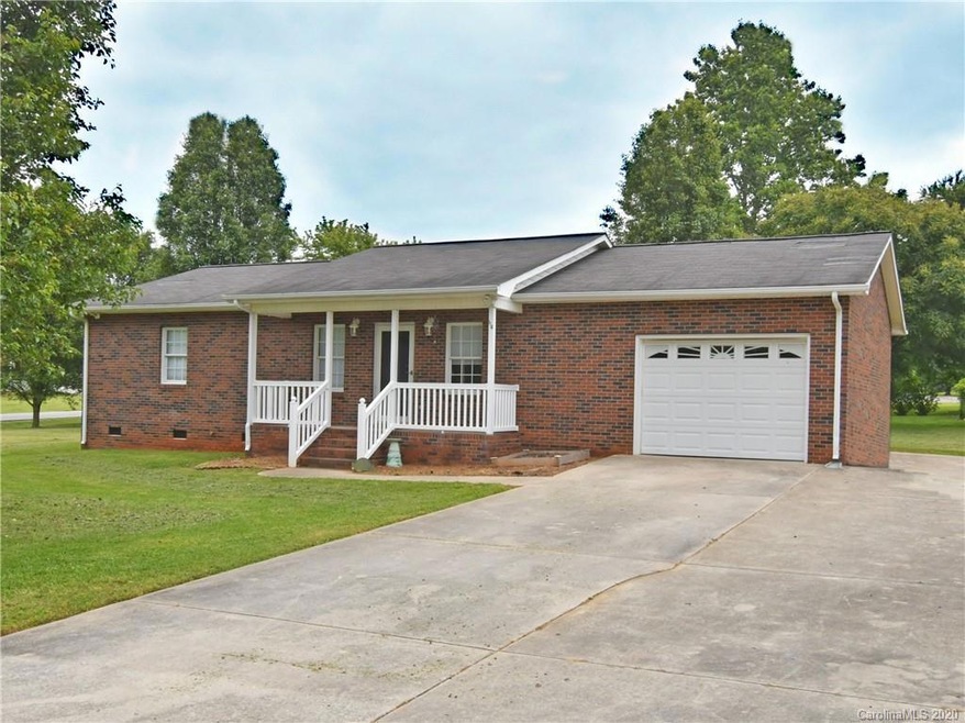 114 Polly Dr, Statesville, NC 28625 - photo 1