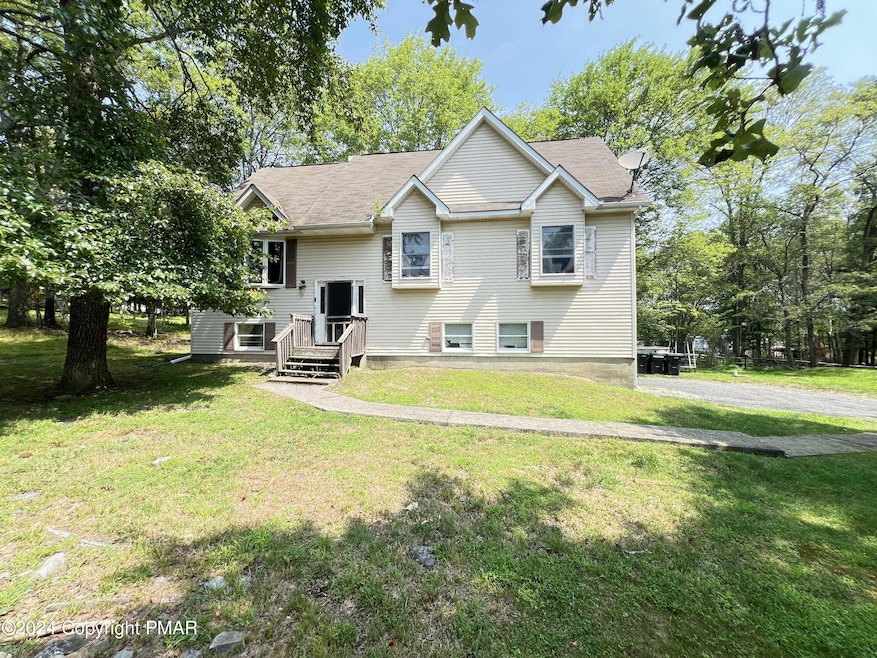 112 Lehman Rd, Bushkill, PA 18324 - photo 1