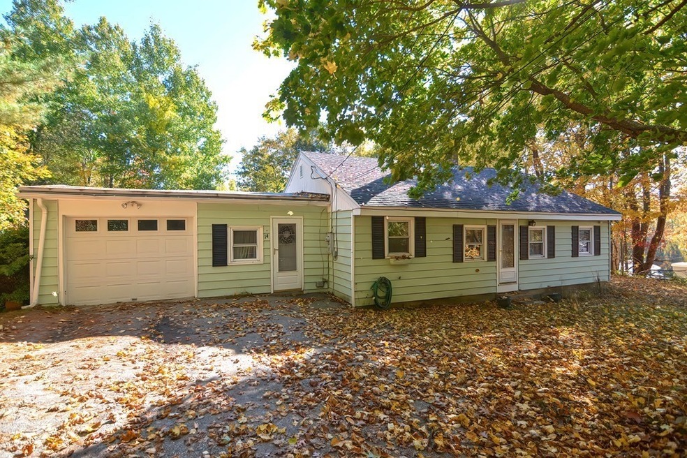 14 Brewer St, Worcester, MA 01609 - photo 1