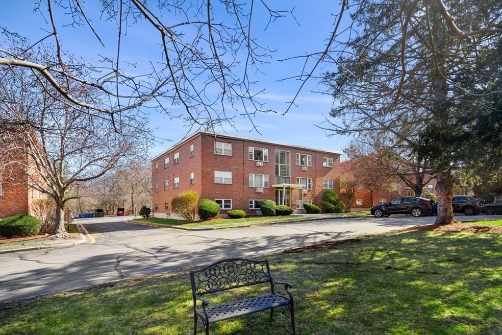 1105 Lexington St unit 6-1, Waltham, MA 02452 - photo 1