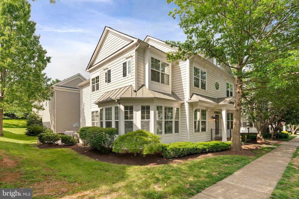 14348 Sharpshinned Dr, Gainesville, VA 20155 - photo 1