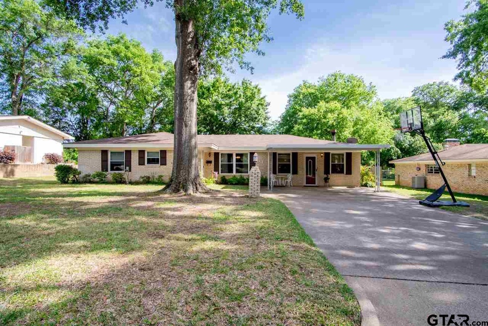 319 Dartmouth Dr, Tyler, TX 75701 - photo 1