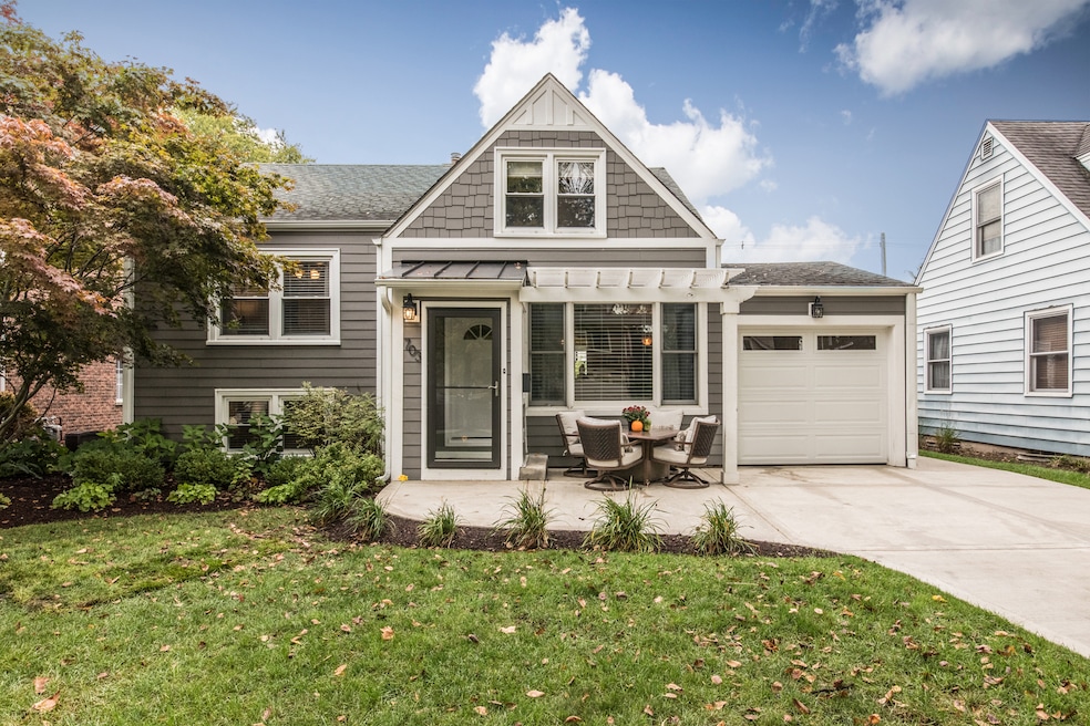 703 S Swain Ave, Elmhurst, IL 60126 - photo 1