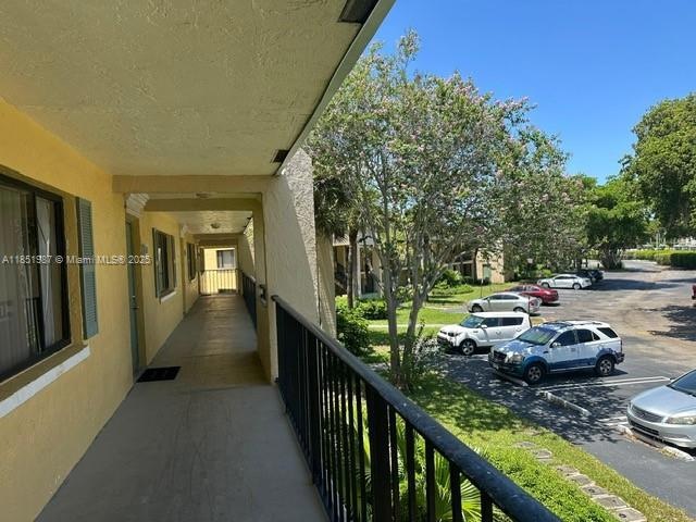 517 Meadows Cir unit 517, Boynton Beach, FL 33436 - photo 1