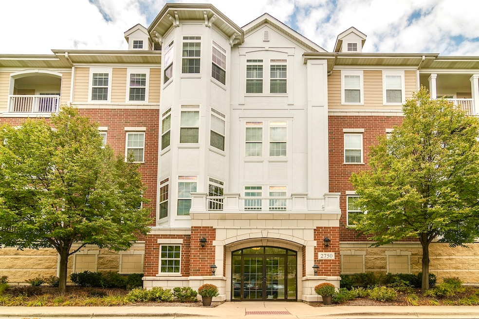 2750 Commons Dr unit 408, Glenview, IL 60026 - photo 1