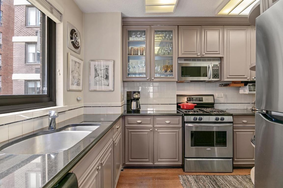 Park Regis unit 11F, New York, NY 10128 - photo 1