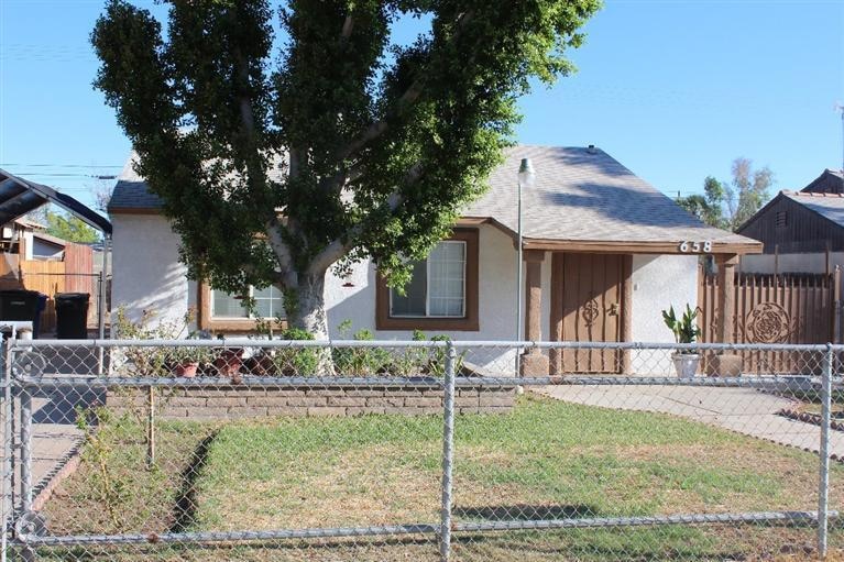 658 W Euclid Ave, El Centro, CA 92243 - photo 1
