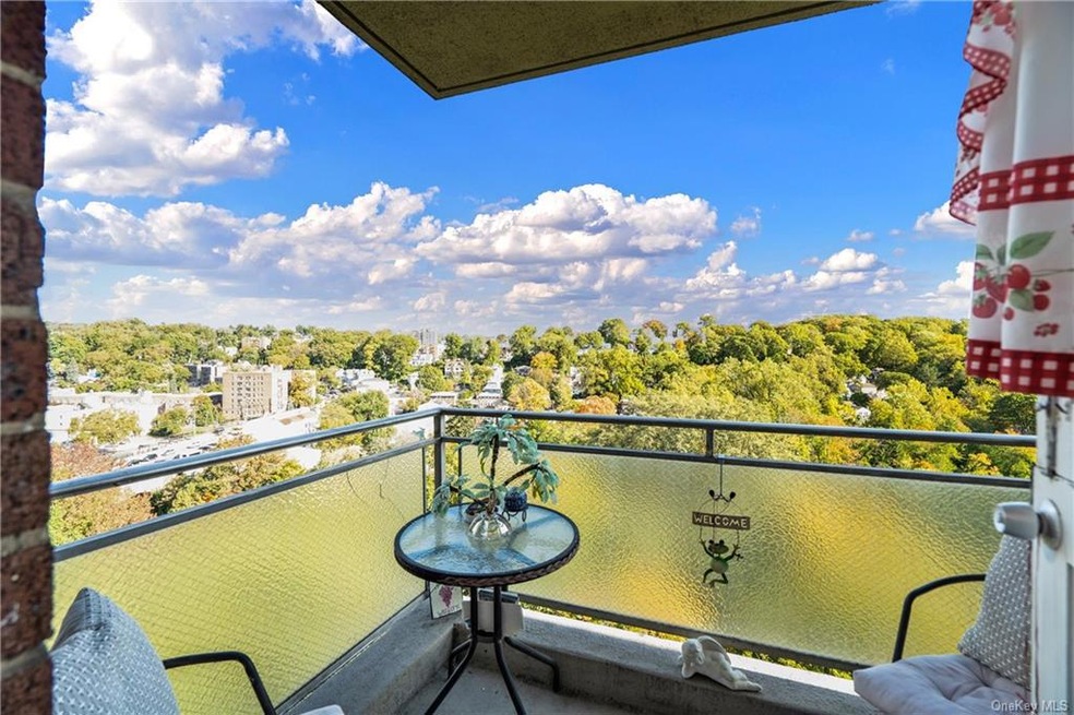 385 Mclean Ave unit 10A, Yonkers, NY 10705 - photo 1