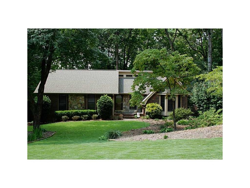 Exterior Front. Welcome to 412 Heritage Row!   Thi