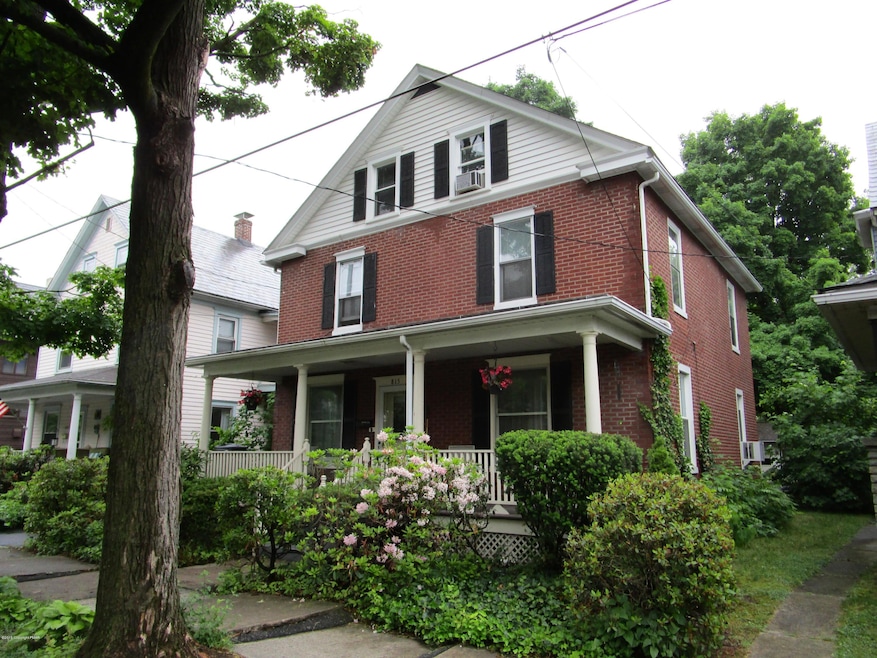 815 Thomas St, Stroudsburg, PA 18360 - photo 1