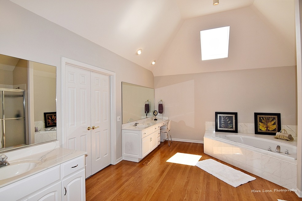 927 Lund Ln, Batavia, IL 60510 - photo 1