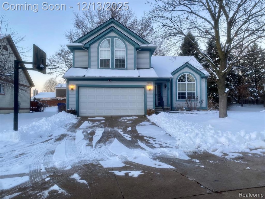 6866 Fox Ln, Waterford, MI 48327 - photo 1