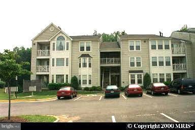 9224 Cardinal Forest Ln unit F, Lorton, VA 22079 - photo 1